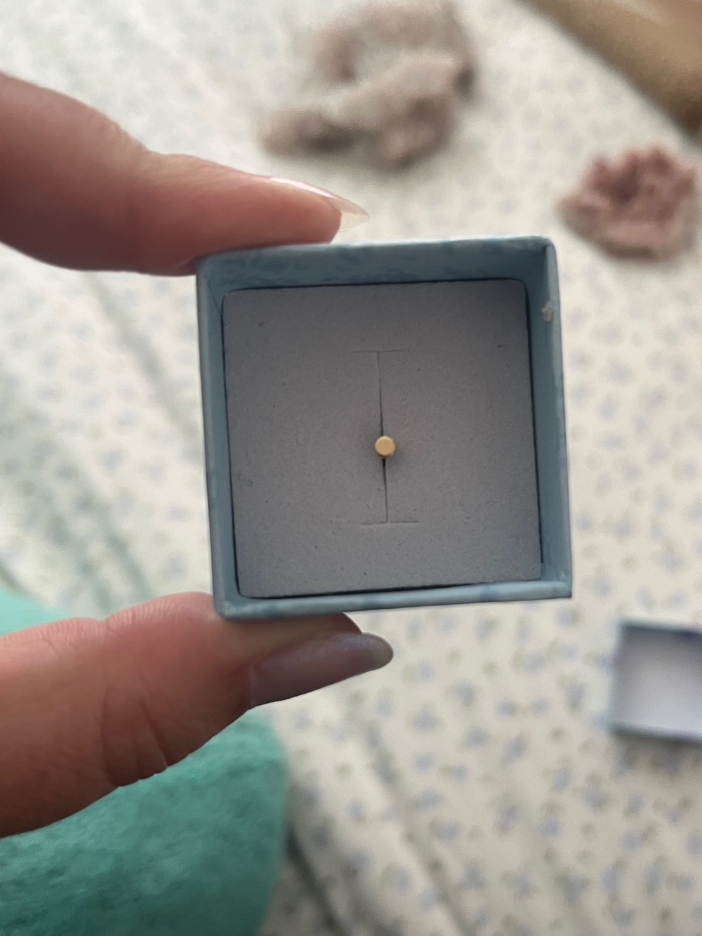 Rowan Gold Single thumbtack Stud Earring